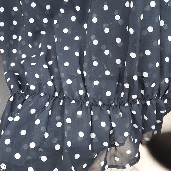 New York & Co., cold shoulder blouse size M - Picture 3 of 3